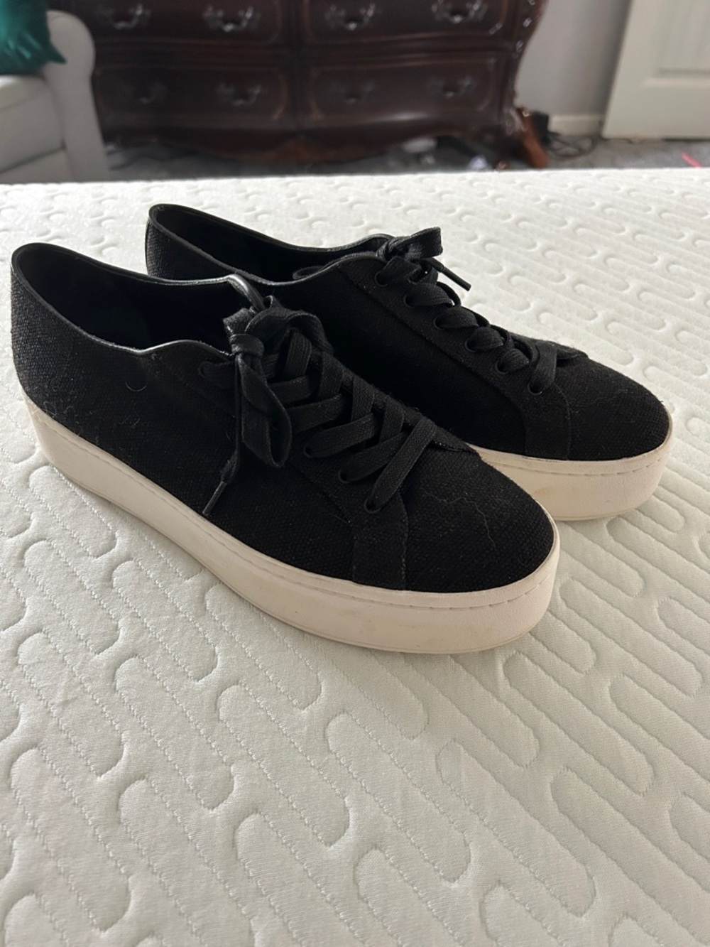 Vince Black Lace-Up Platform Sneakers - Women